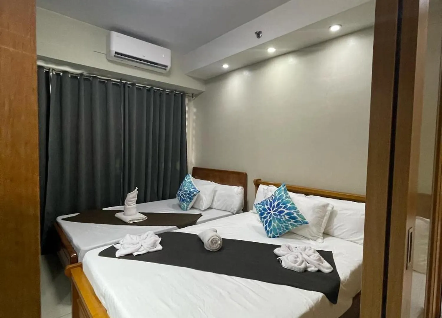 Dms Staycation Moa View Manila Philippines